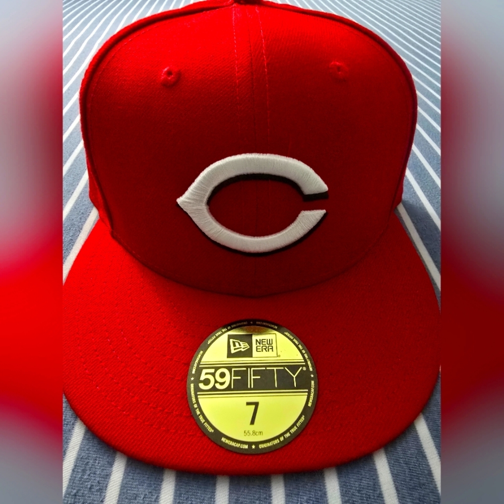 New Era Red Baseball Cap (LIKE NEW ) GREAT DEAL Size 7